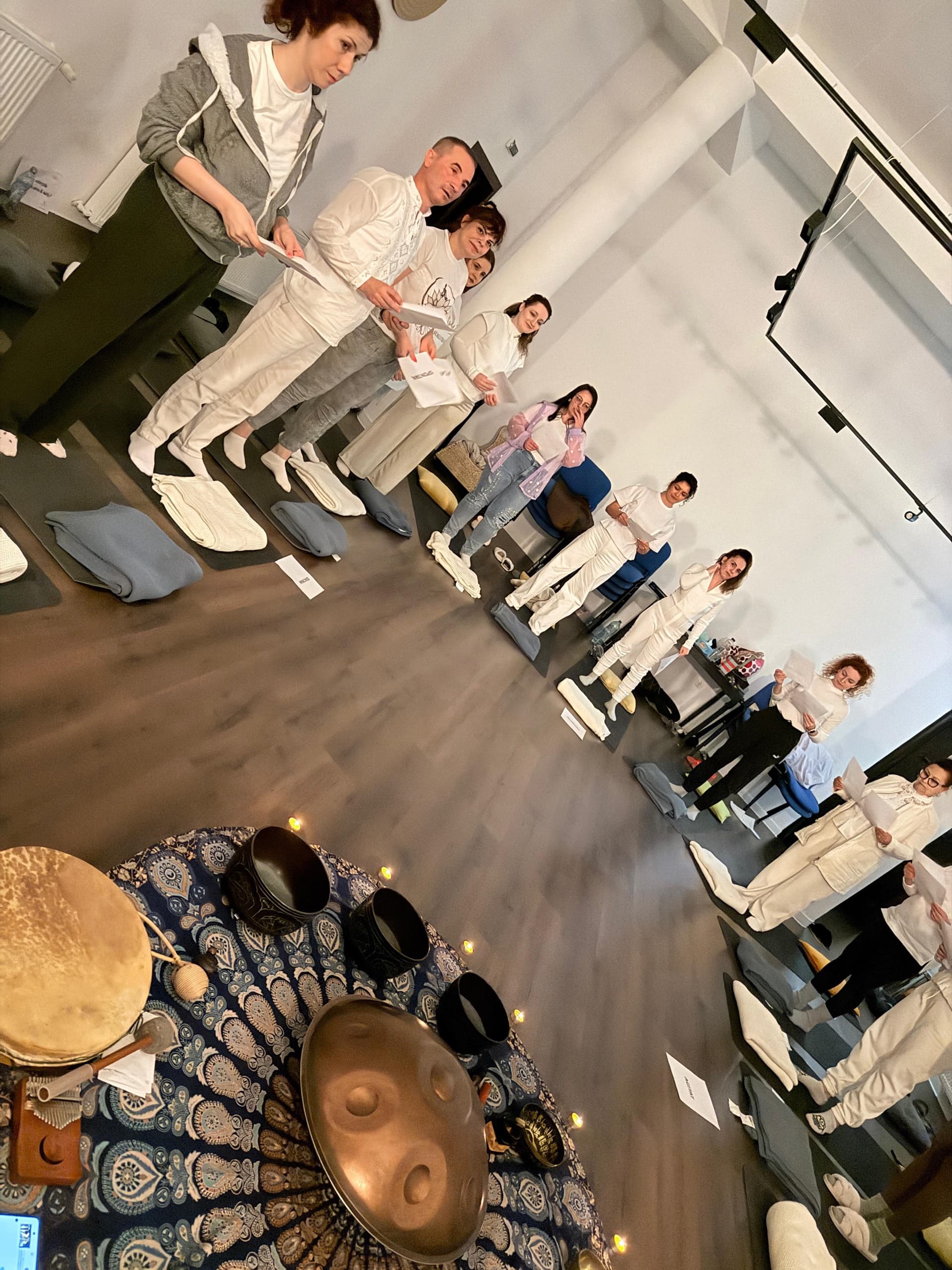 Instrumente de sound healing pregătite pentru o sesiune